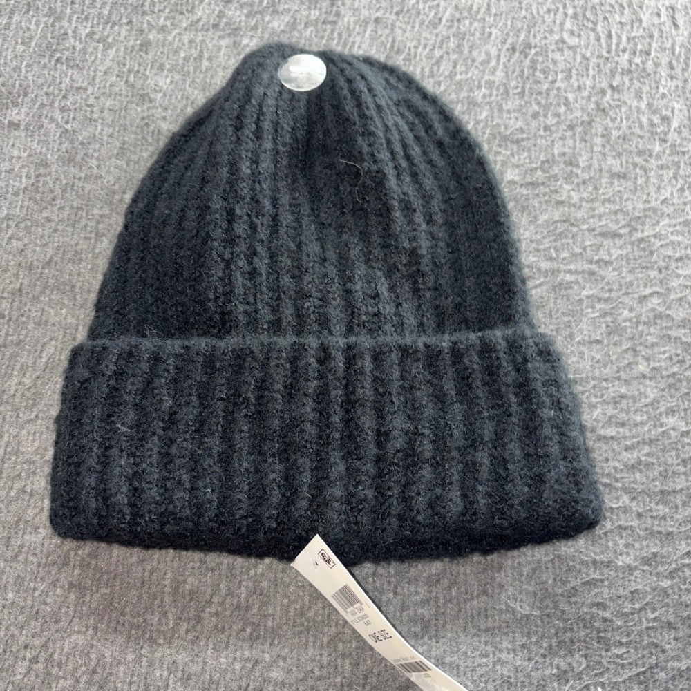 Universal Thread Black Ribbed Knit Cuffed Beanie Hat One Size SC15420101 New
